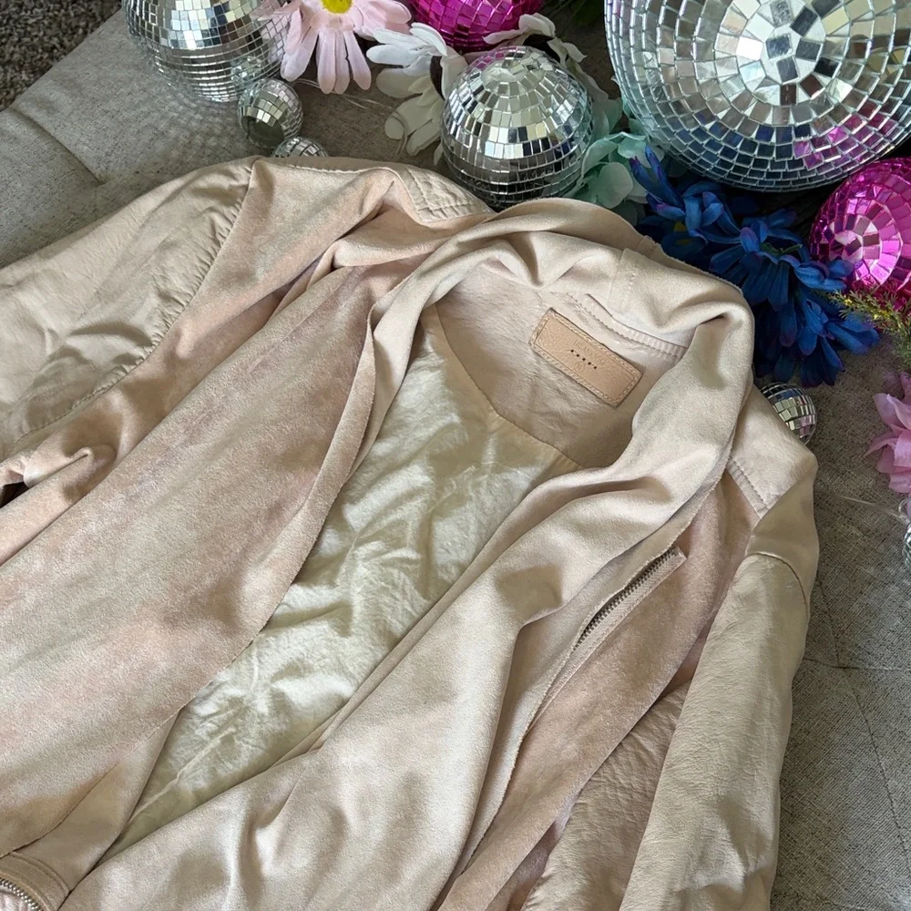light blush